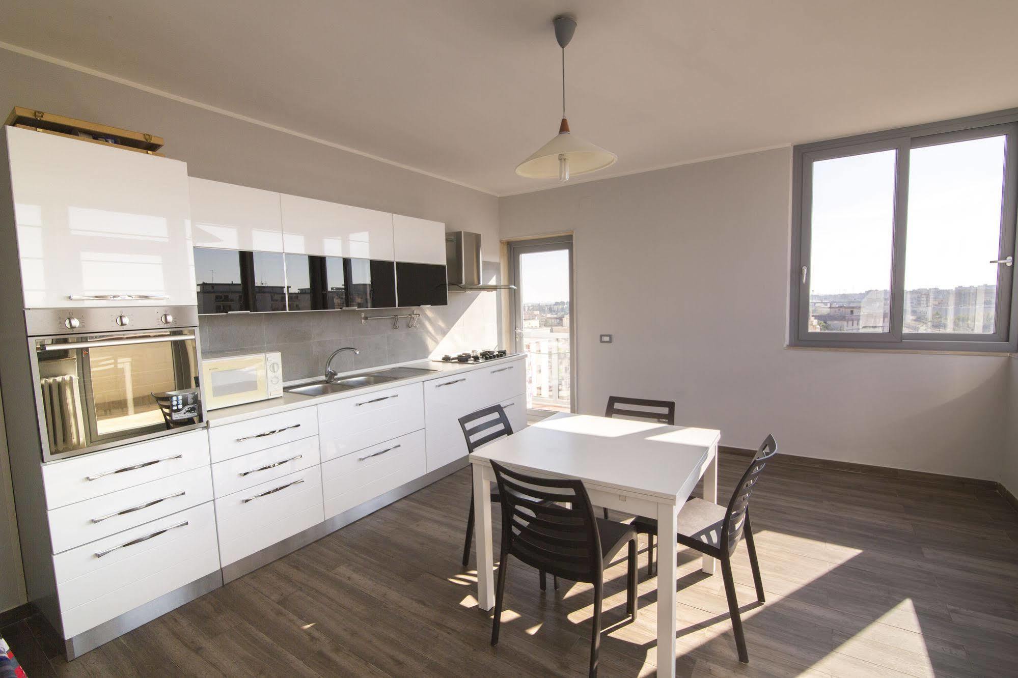 Penthouse Station Luxury Suites & Apartment Brindisi Luaran gambar