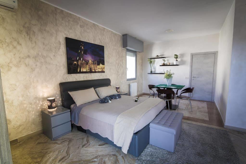 Penthouse Station Luxury Suites & Apartment Brindisi Luaran gambar
