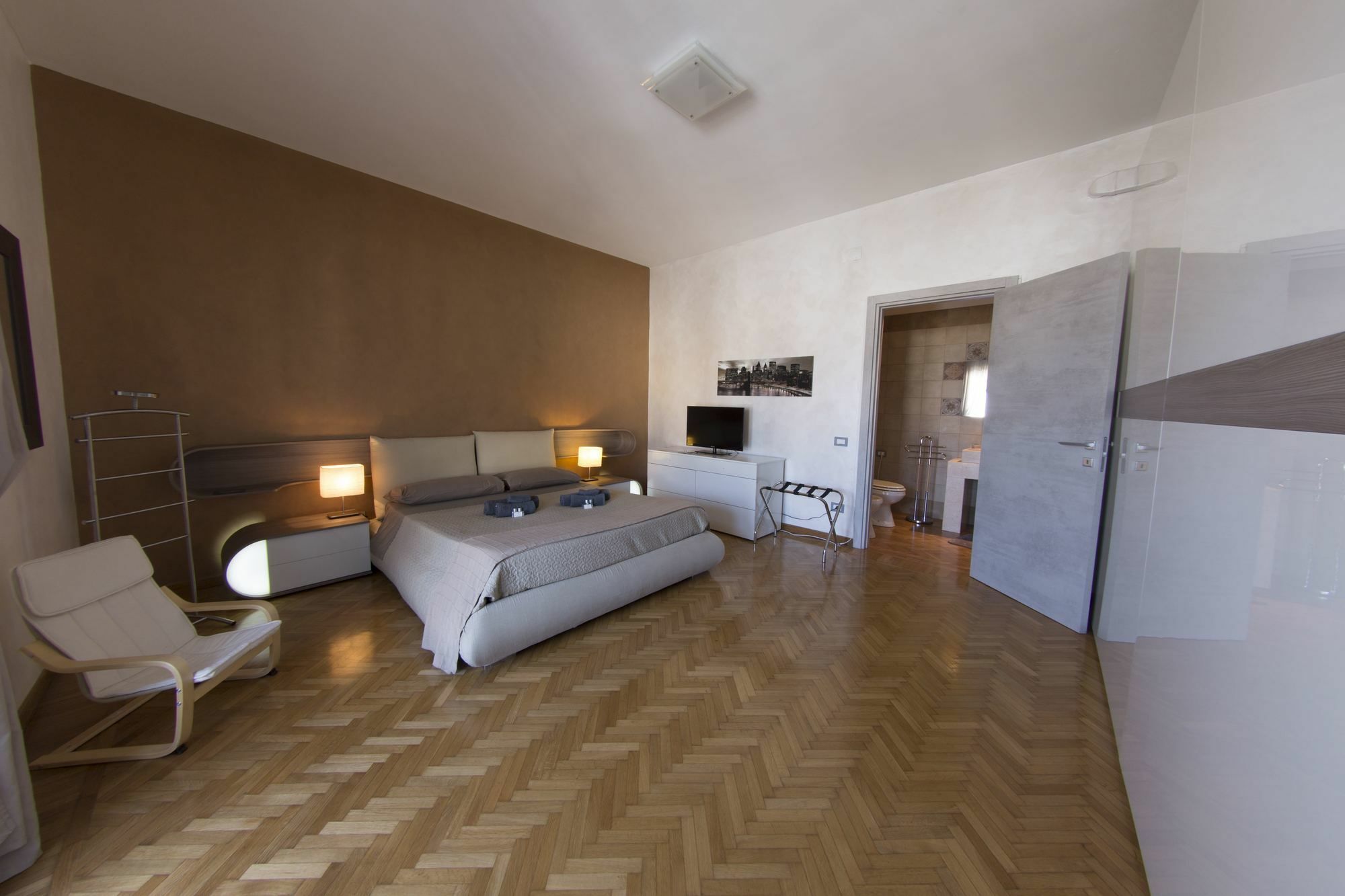 Penthouse Station Luxury Suites & Apartment Brindisi Luaran gambar